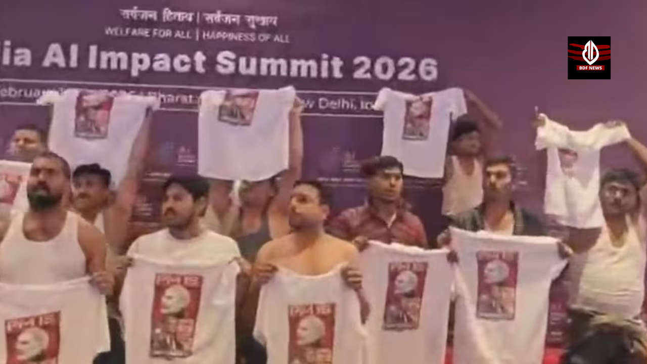 यूथ कांग्रेस ने AI समिट में हंगामा किया, भारत मंडपम में टी-शर्ट उतारकर नारे लगाए