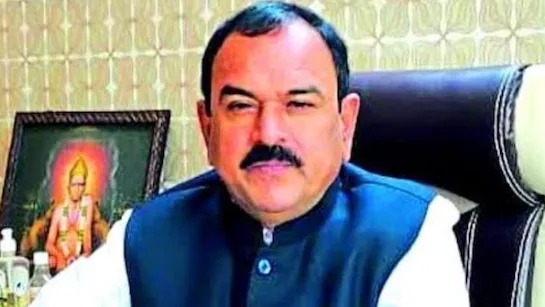 नासिक: नेताओं की ‘हथेली पढ़ने’ वाले धोखेबाज़ ज्योतिषी पर रेप का आरोप; 58 अश्लील वीडियो सामने आने से मचा हंगामा