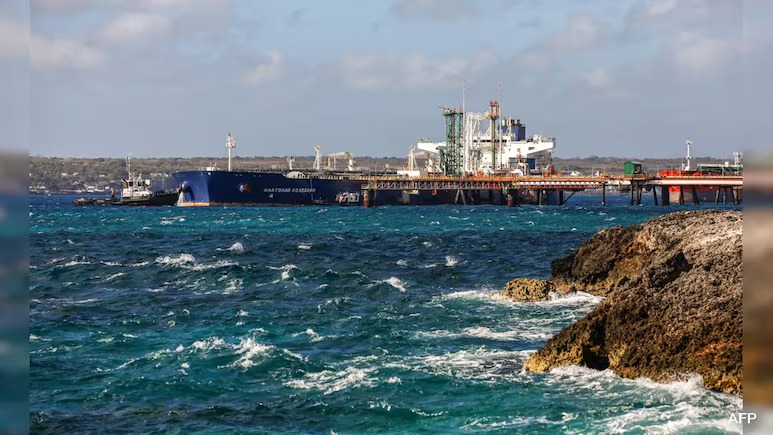 US U-Turn Amidst Hormuz Crisis ; ट्रंप प्रशासन ने रूसी तेल खरीद पर छूट दी