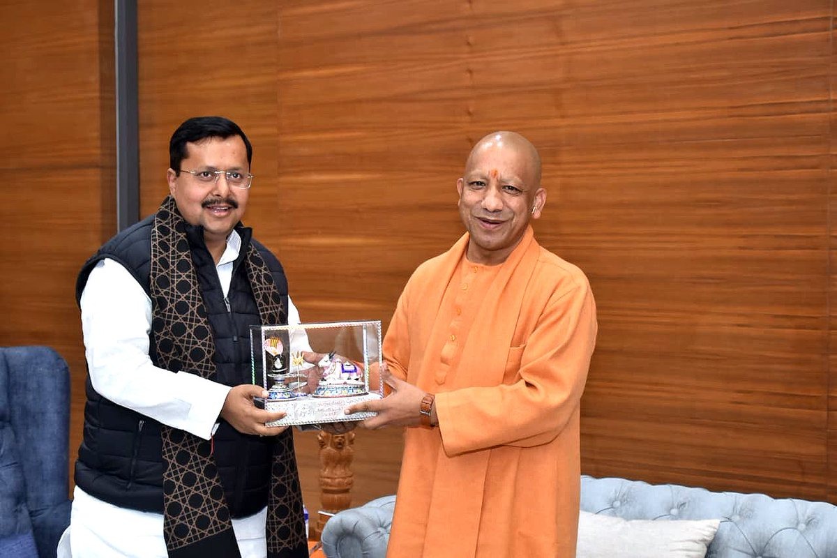 ‘योगी आदित्यनाथ ही चेहरा होंगे…’ — UP विधानसभा चुनावों को लेकर नितिन नवीन का बड़ा ऐलान