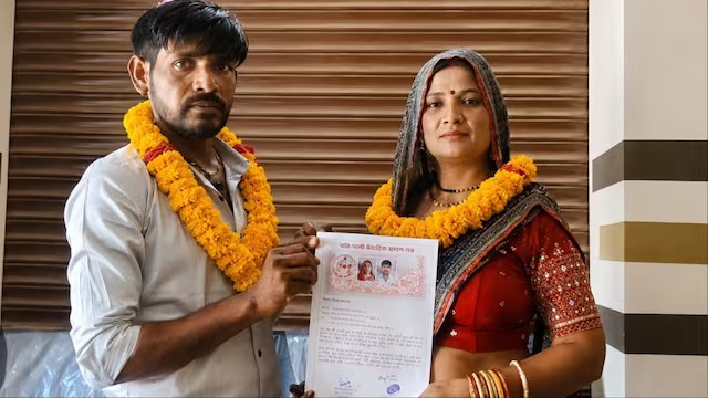 सास की खूबसूरती पर ऐसा फिदा हुआ दामाद कि कोर्ट में ही कर ली शादी| वीडियो वायरल