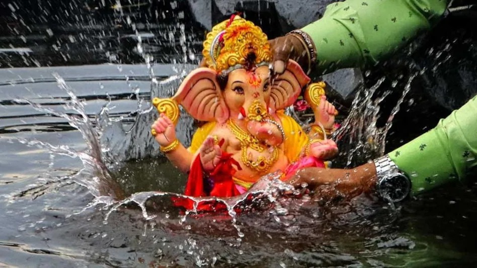 गणेश विसर्जन 2026: जानें इस साल गणपति बप्पा को विदाई कब और कैसे दें